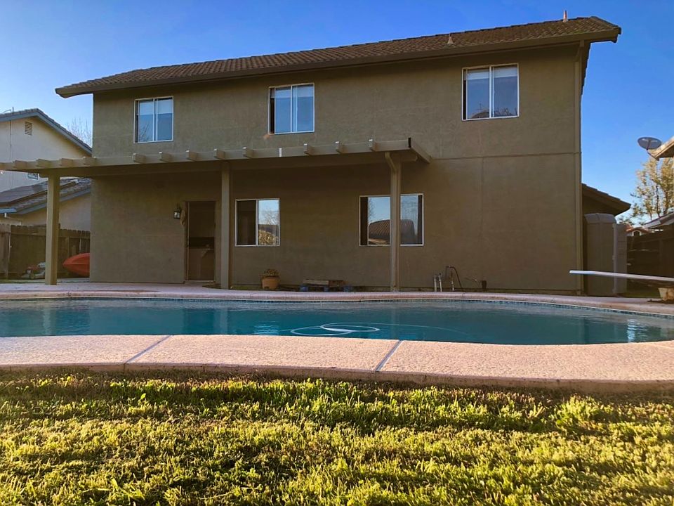 2nd image of 1530 Canyon Creek Dr