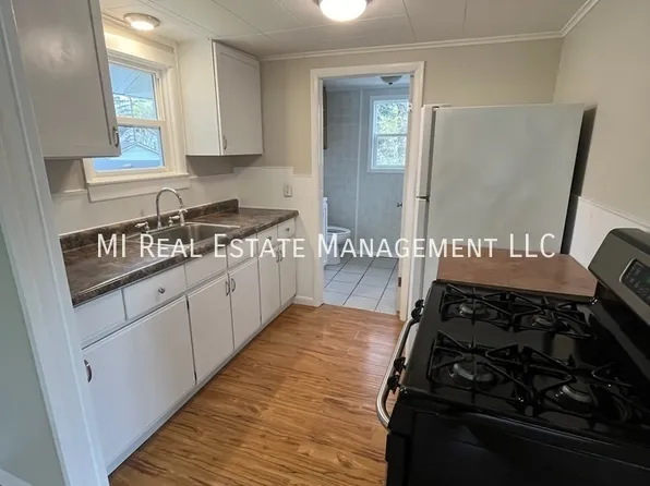 212 E Grant St #2, Greenville, MI 48838