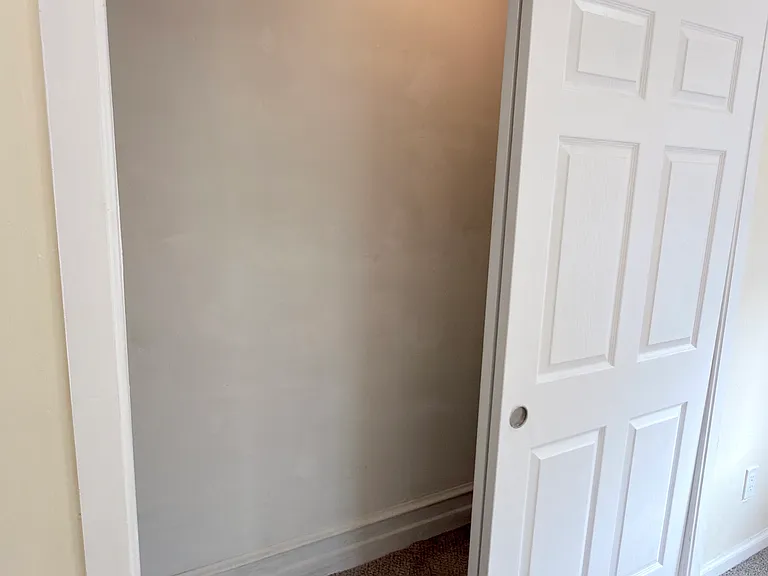 547 N Silk St — Photo 22