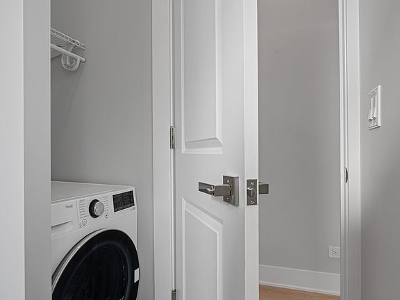 2nd image of 6930 N Lakewood Ave #1