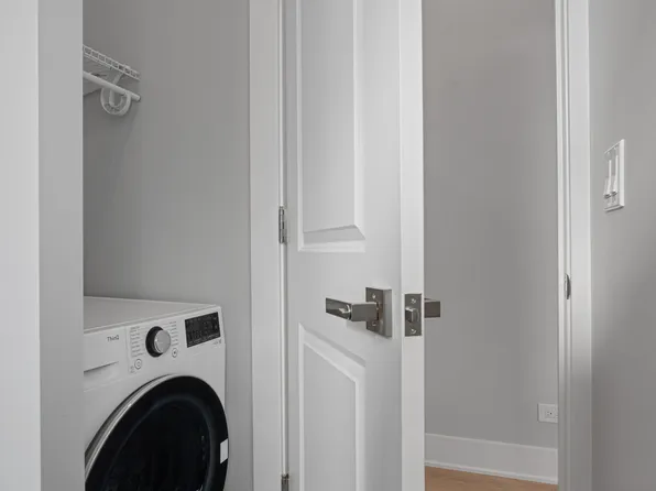 6930 N Lakewood Ave #2, Chicago, IL 60626