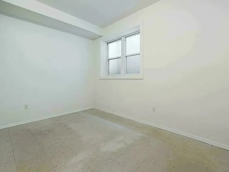 94 Meserole St #1A — Photo 5