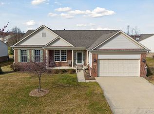 6197 Muirfield Dr #42, Grand Blanc, MI