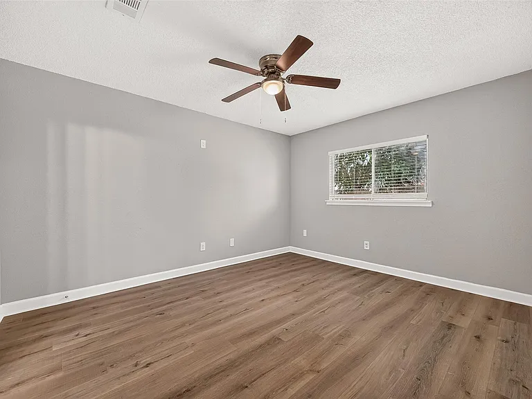 14306 River Glen Dr — Photo 11