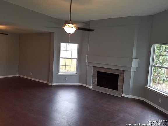 3rd image of 219 Saddlebrook Dr