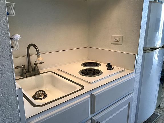 2 Burners with cooking utensils