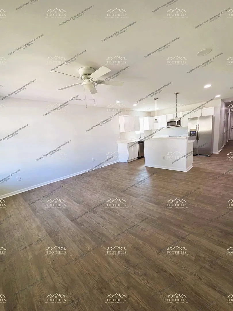 3 bed, 2.5 bath, 1248 sqft, $1,595 — Photo 4
