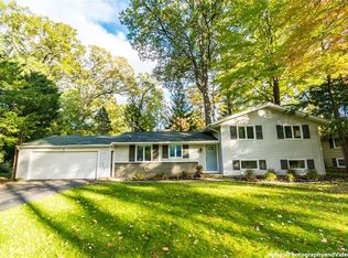 12 Kimberly Rd, Pittsford, NY 14534