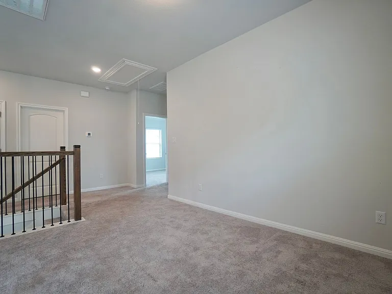 2513 Danbury Ln — Photo 14