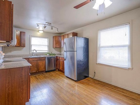 5th image of 7711 Grand Ave #B