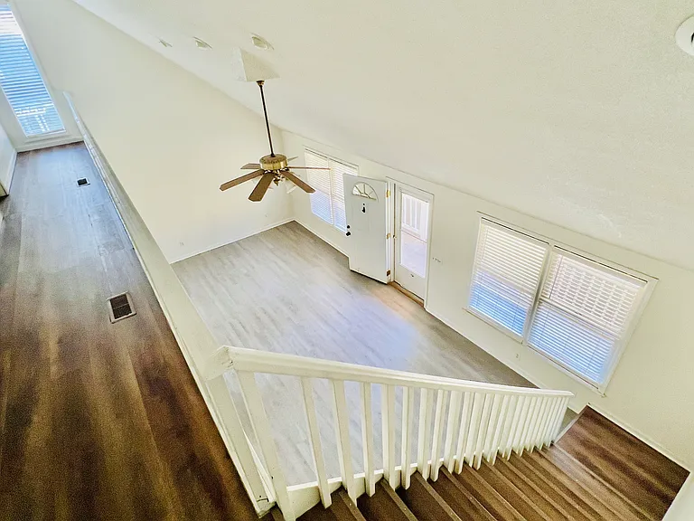 102 Pinewood Dr — Photo 13