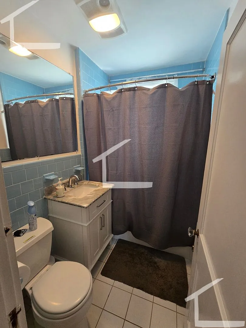 3 bed in Brighton steps from BC — Photo 4
