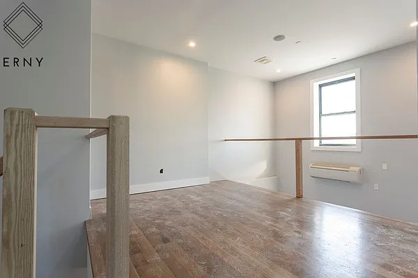 Rented by Pinn Realty | media 7