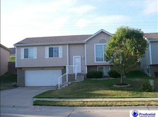 17220 Taylor St, Omaha, NE 68116