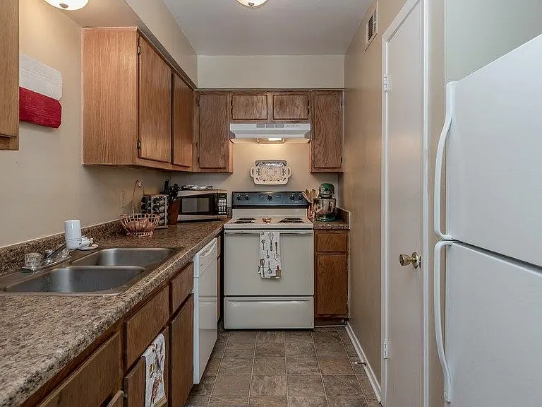 Sonoma Apartment Homes — Photo 9