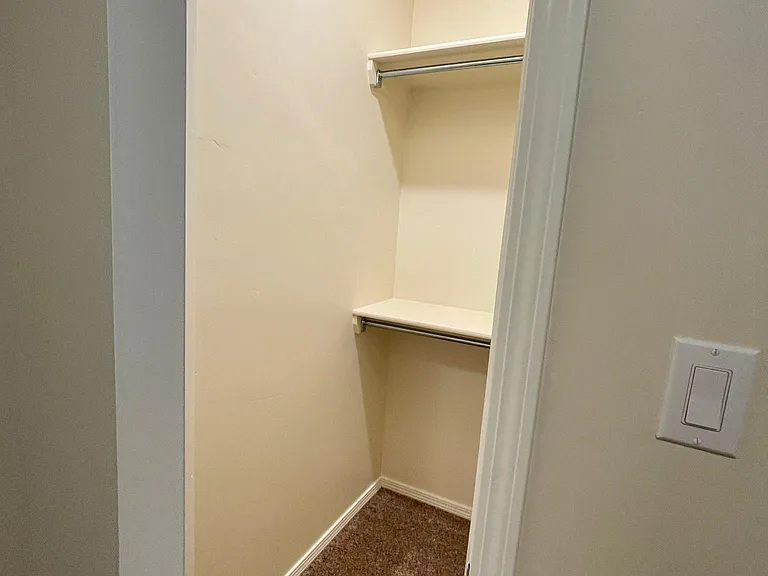 7165 Meridian St — Photo 18