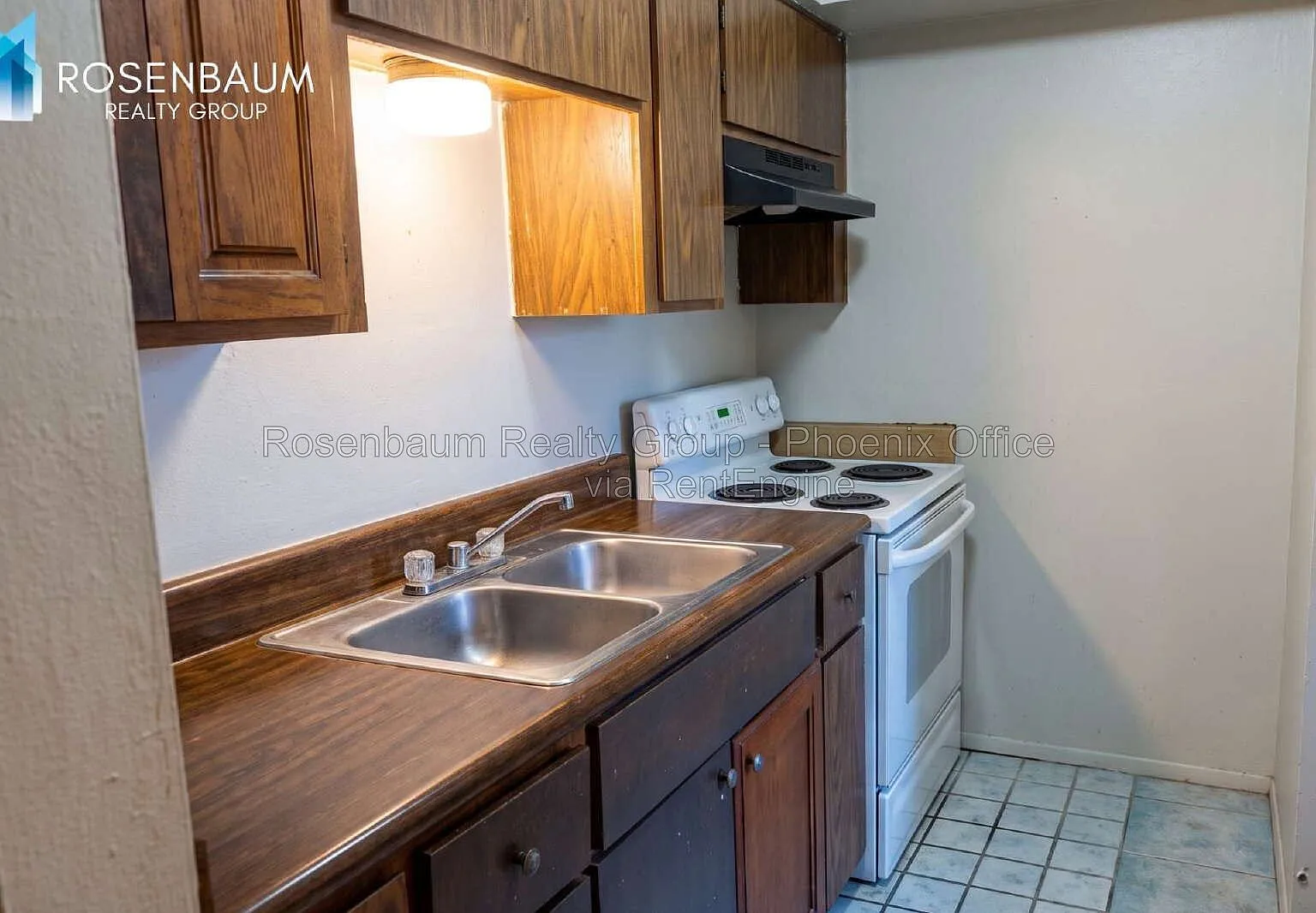 2 bed, 1.0 bath, 835 sqft, $1,274 — Photo 3