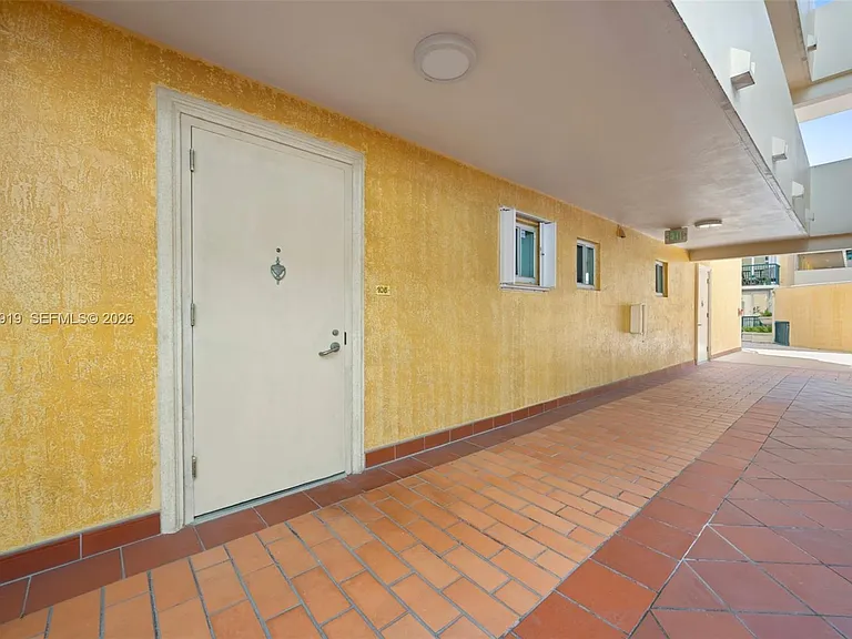 8888 Collins Ave #105 — Photo 12