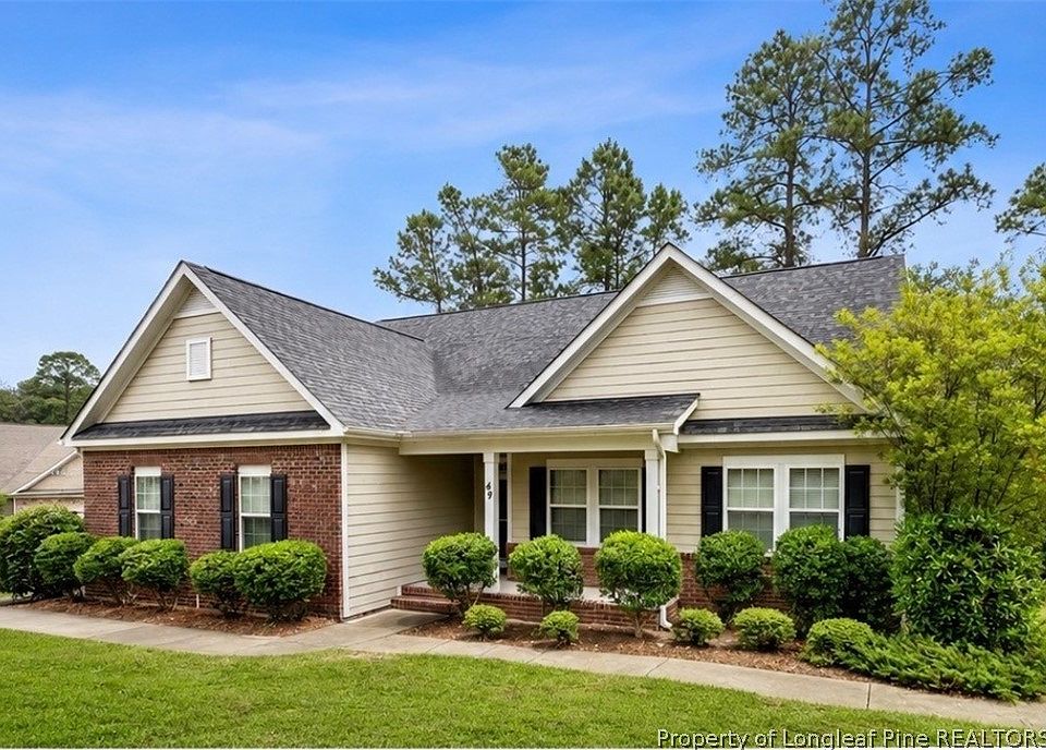 1st image of 49 Spring Pond Ln