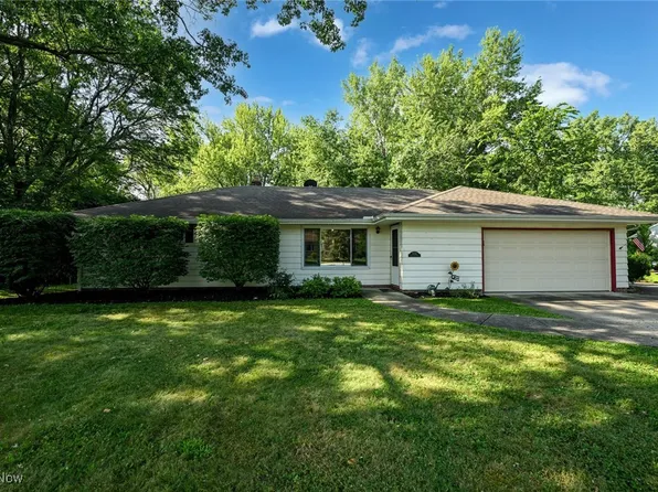 7030 Westview Dr, Brecksville, OH 44141