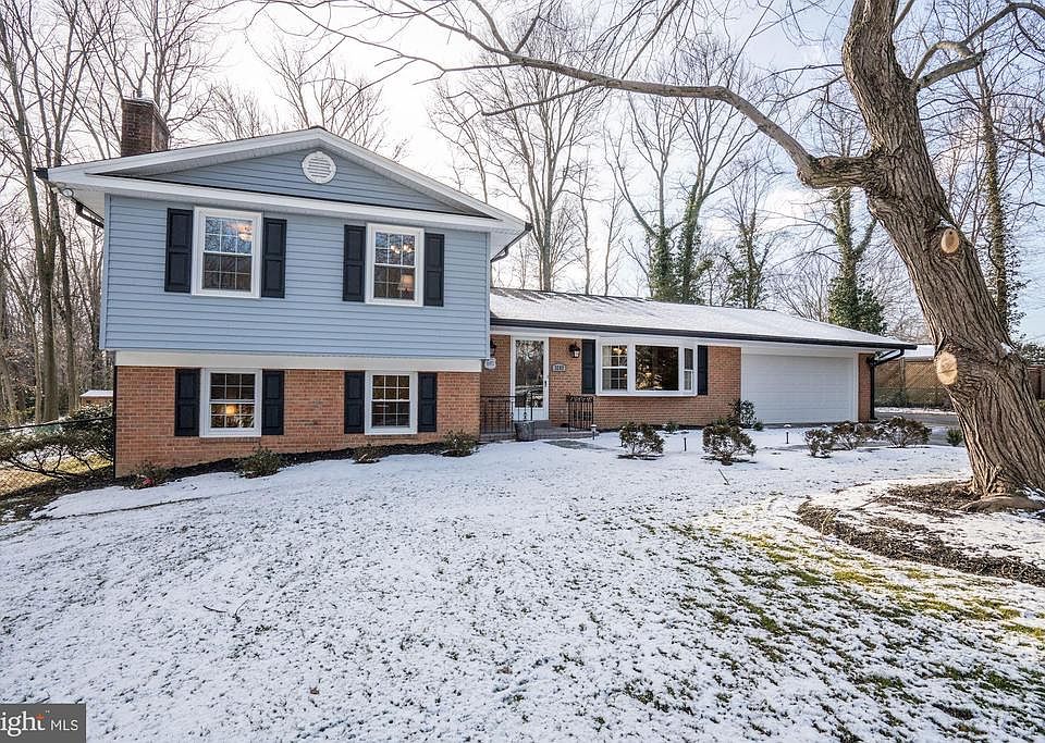 1st image of 3202 Amberley Ln