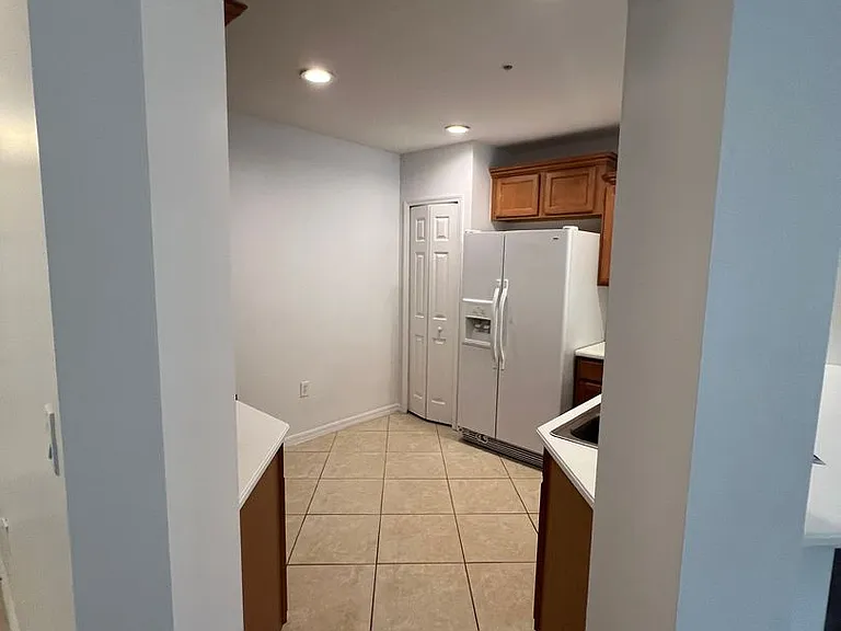 940 Spring Park St #12 — Photo 18