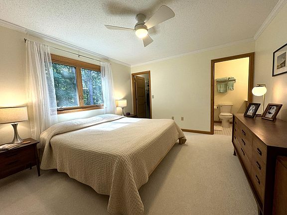 4th image of 9769 White Pine Ln