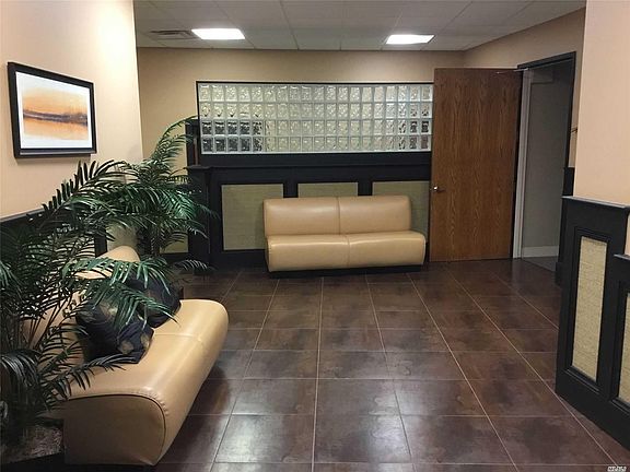 2nd image of 1841 New York Ave