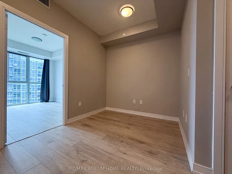 225 Village Green Sq #2705 — Photo 8