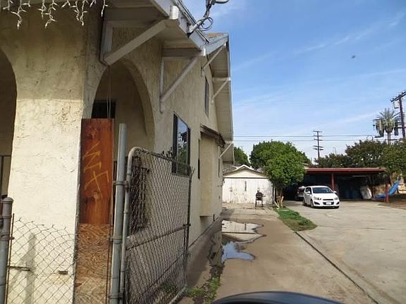 2nd image of 3533 Eagle St
