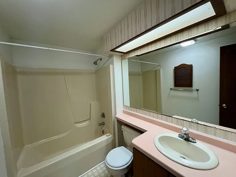 180 W Hill Rd — Photo 24