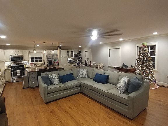 2nd image of 2431 Gawain Dr