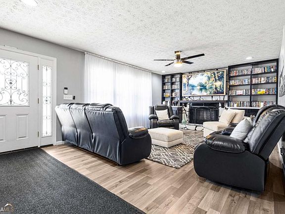 3rd image of 5232 Pine Way Rd