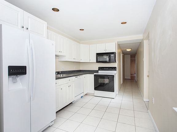 5th image of 249 Washington St #1