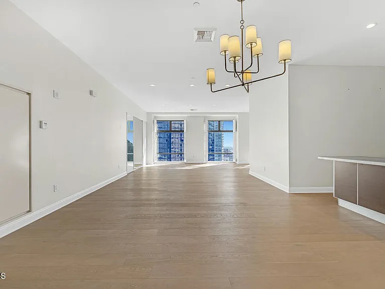 801 S Grand Ave #1710 — Photo 25