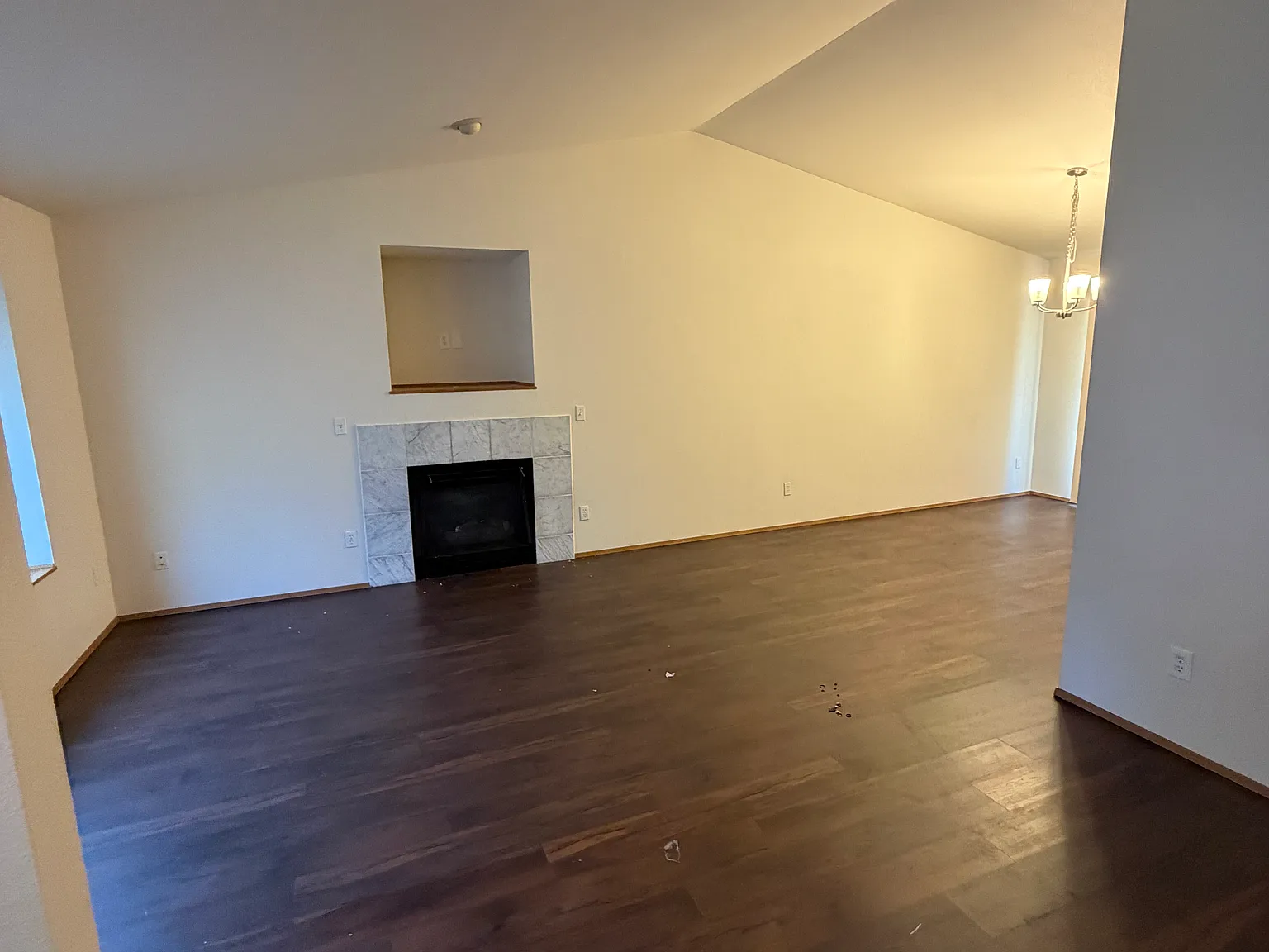 3 bed, 2.5 bath, 1422 sqft, $2,695 — Photo 3
