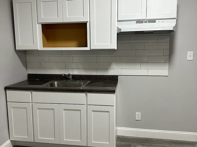 451 W Penn St #1 — Photo 8