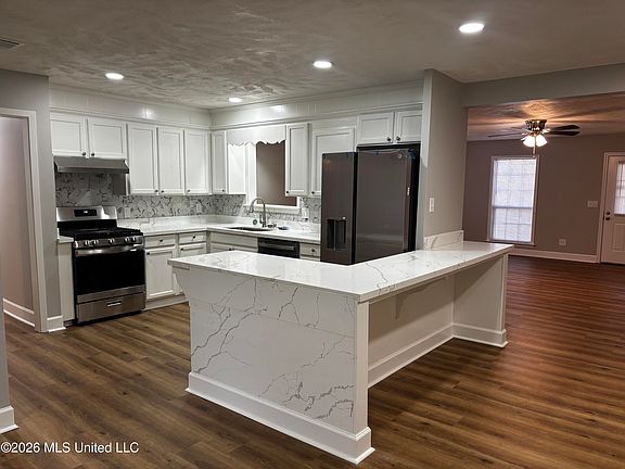 3rd image of 314 Southridge Dr