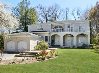 68A Nassau Rd, Great Neck, NY 11021