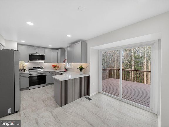 5th image of 10278 Colony Park Dr