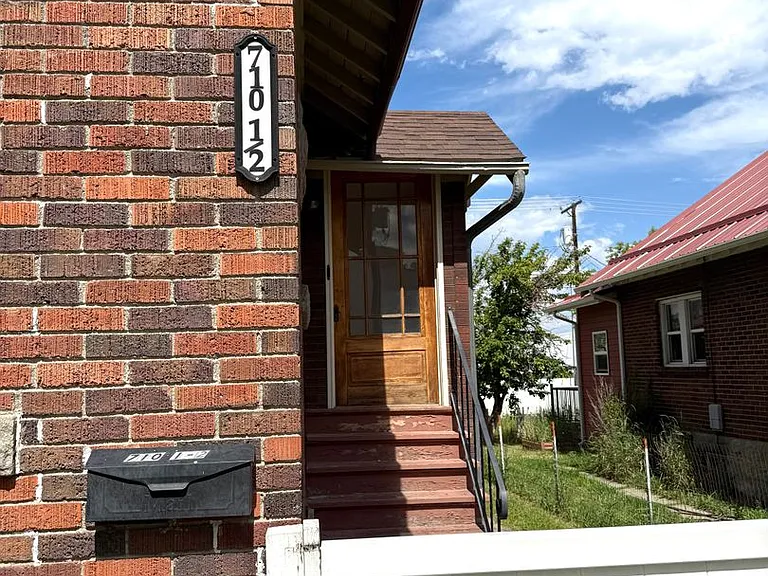 710 N Jackson St #1/2 — Photo 2