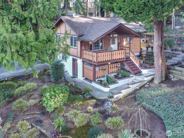 2735 NE 103rd Street, Seattle, WA 98125
