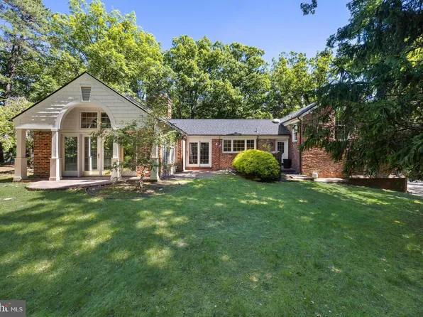 7 E Centennial Dr, Medford, NJ 08055