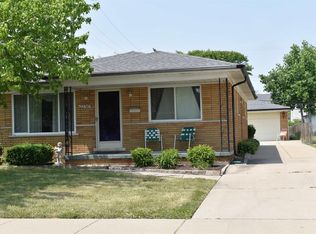 22745 Schroeder Ave, Eastpointe, MI 48021