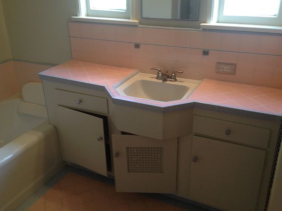 Large tiled Bathroom