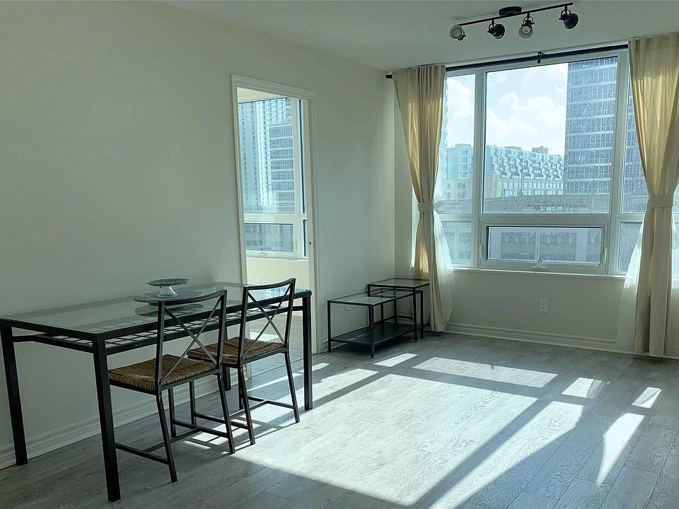 2nd image of 25 Lower Simcoe St #907