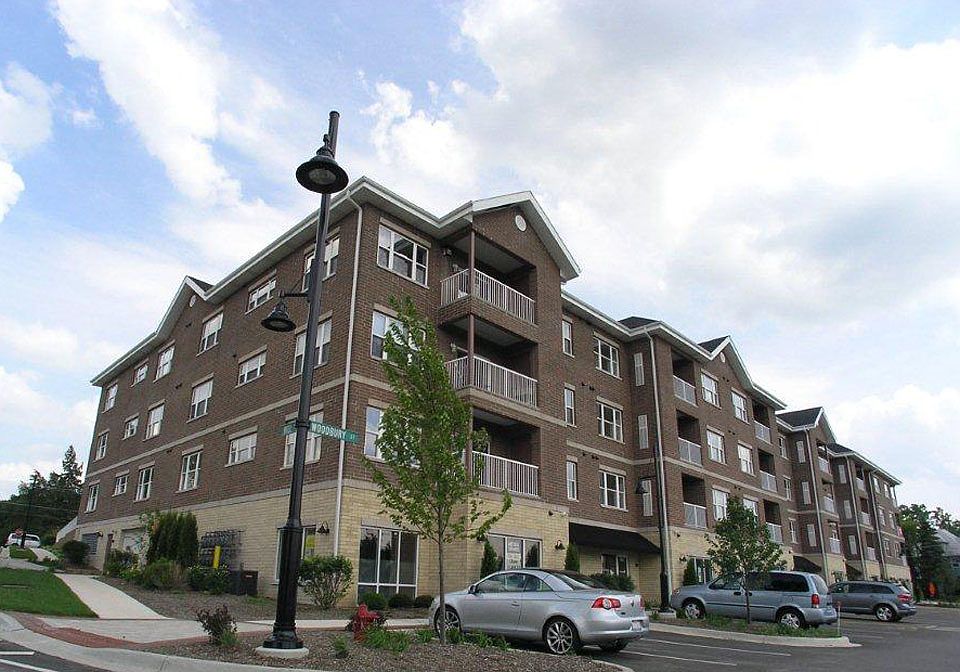1st image of 10 N Gilbert St APT 109