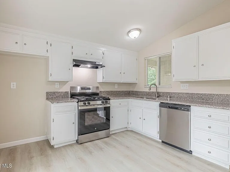 44256 Gingham Ave — Photo 7