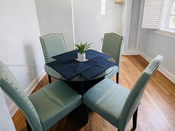 5th image of 928 Euclid Ave APT 6