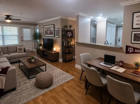 1725 Harvey Mitchell Pkwy S APT 2212, College Station, TX 77840